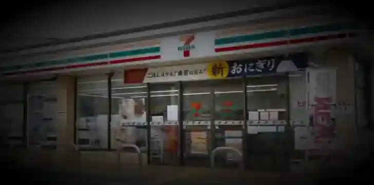 日本のコンビニで働く8万人の外国人